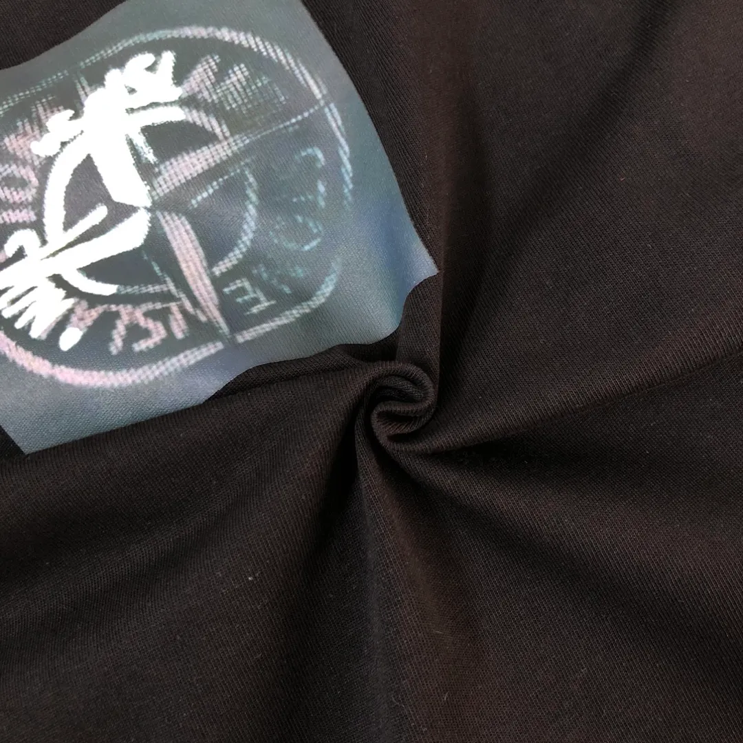 P180 Stone Island Stone Island 2025 latest T-shirt, couple style ~ Original order, stylish and casual short T-shirt, specially made of customized cotton fabric ~ Cotton T-shirt ~ Pre-washed to prevent deformation and shrinkage problem, more comfortable and breathable on the body ~ All available from stock ~ Unique design style, trendy must-have item, complete with three standards 👍 Color: black/white Size: S M L XL (larger version, please indicate your height and weight when placing an order)